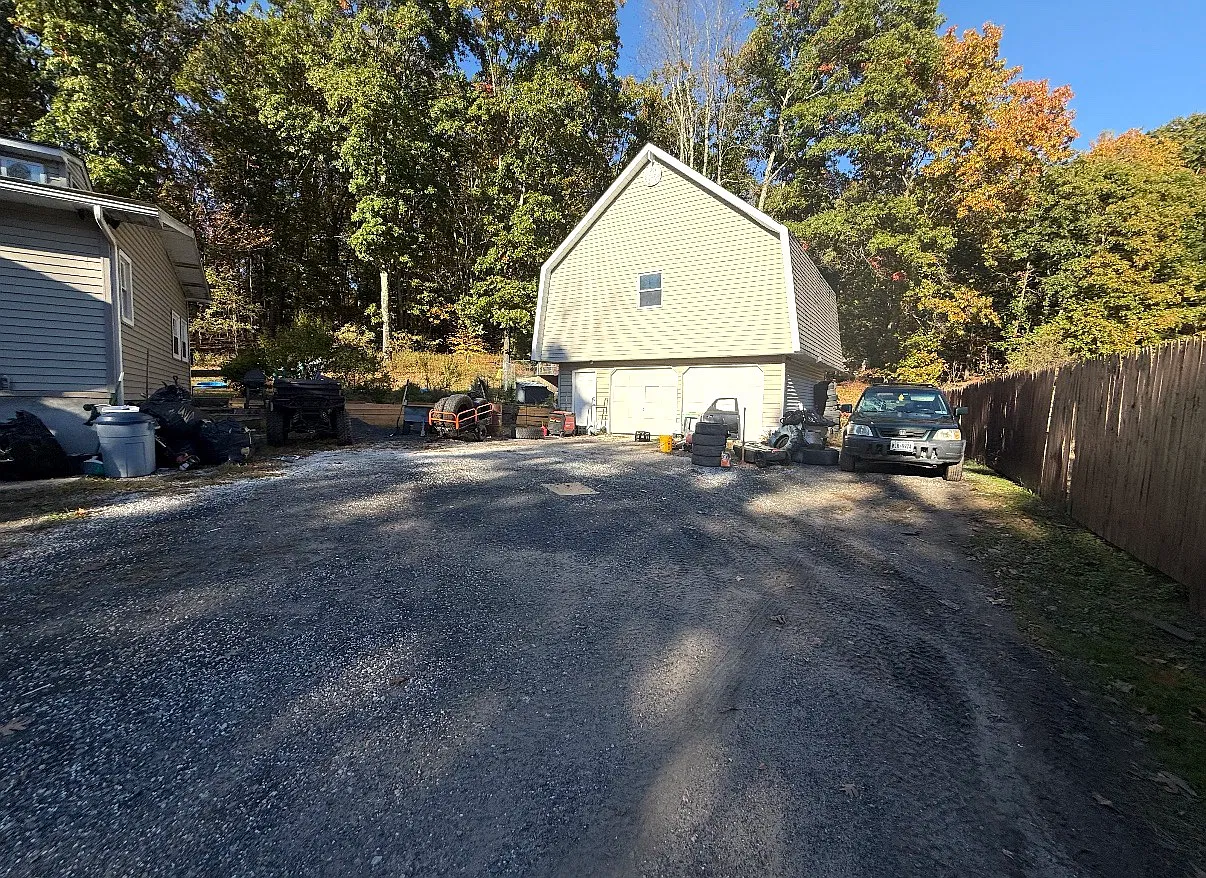 3 bed, 1500 sqft, $2,950 — Photo 2