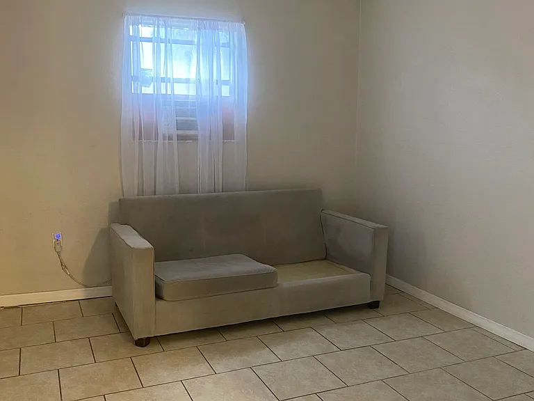 3210 Cornell Ave #1-1/2 — Photo 1