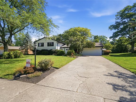 3rd image of 8220 Paragon Rd