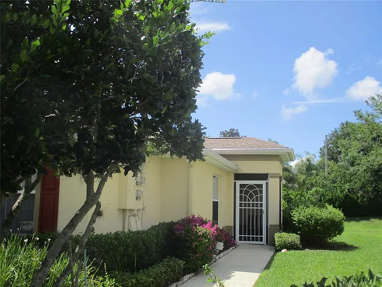 1256 Corinth Greens Dr — Photo 2