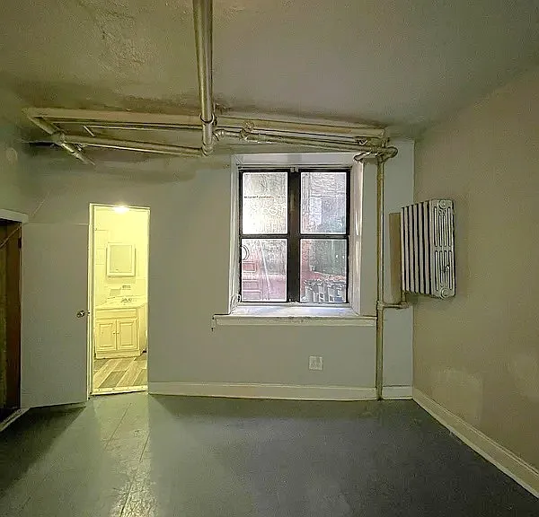160 Vermilyea Ave #ST — Photo 2