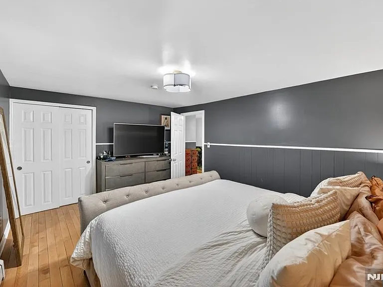 133 Brill St — Photo 7