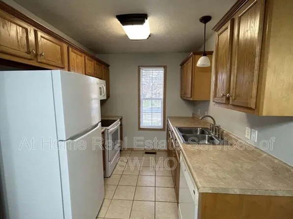 114 Bailey Cir #A, Rogersville, MO 65742