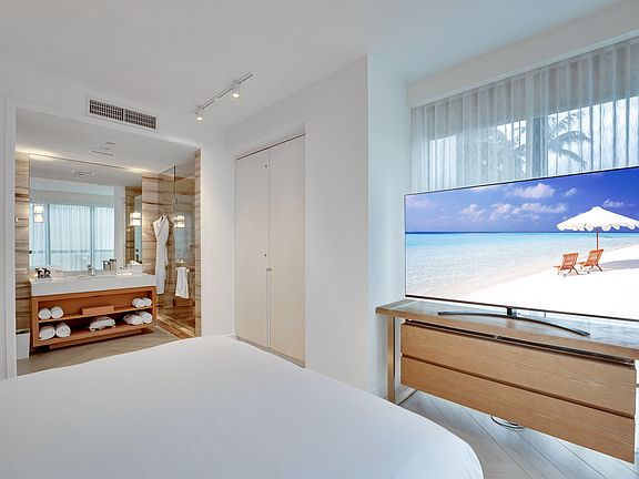 5th image of 2201 Collins Ave #40