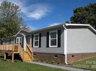 26 Wolf Creek Dr, Black Mountain, NC 28711