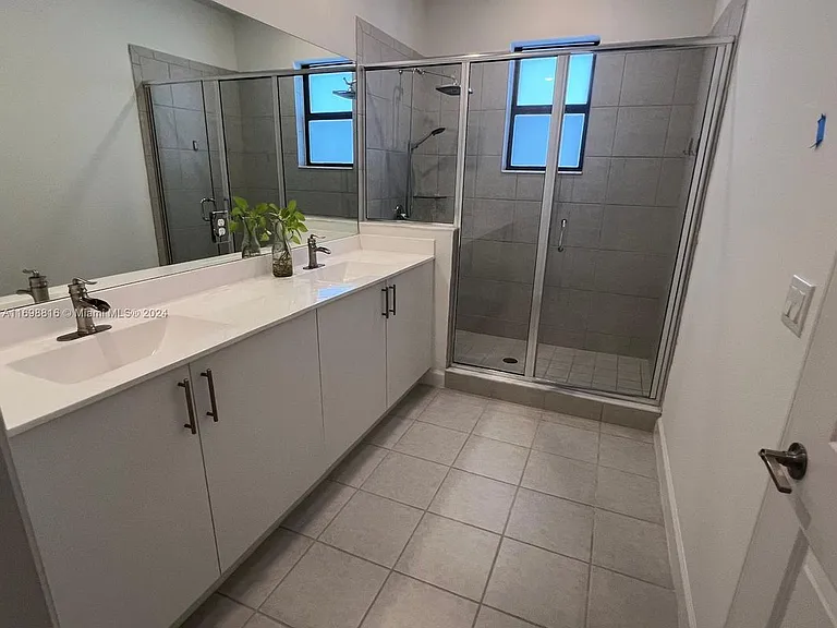256 SW 159th Ter #TOWNHOUSE — Photo 8
