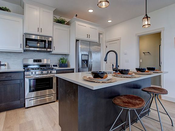 The Longdale - Kitchen