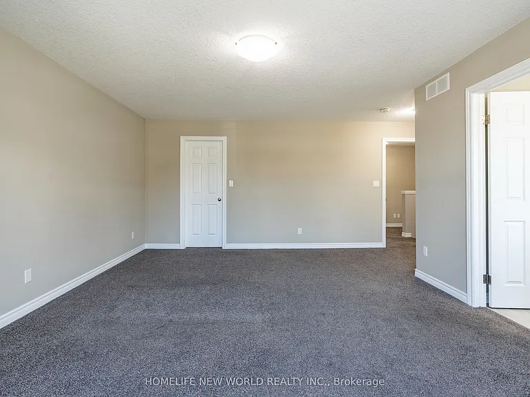 452 Avens St — Photo 13