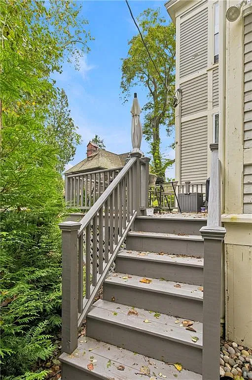 2 bed, 1.5 bath, 1112 sqft, $4,000 — Photo 3