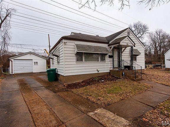 3rd image of 7401 Haywood Dr