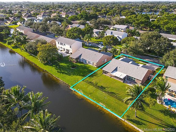 2nd image of 10172 SW 55th Ln