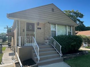 9860 S California Ave, Evergreen Park, IL 60805