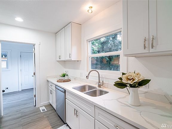 3rd image of 10201 8th Avenue Ct S
