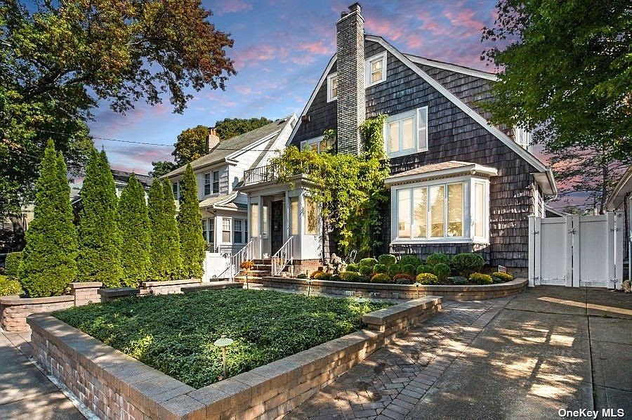 3361 168th Street, Flushing, NY 11358 Zillow