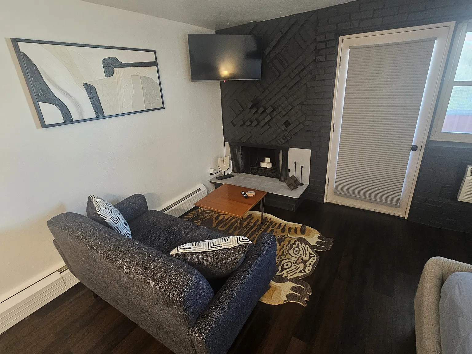Studio, 424 sqft, $1,800 — Photo 2