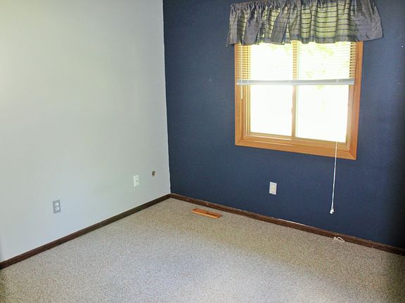 3rd image of 2936 S Saint Marys St
