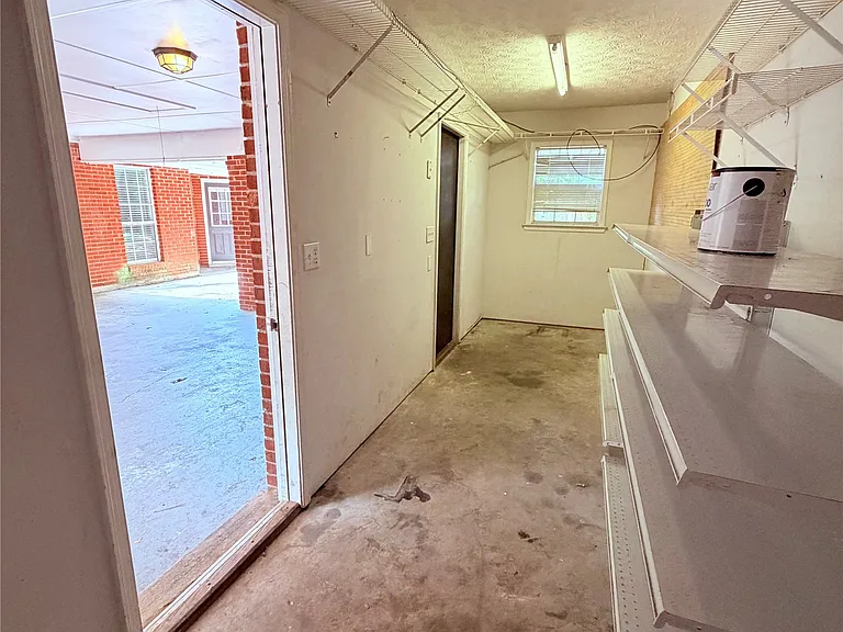 11 Twin Oaks Ln — Photo 25