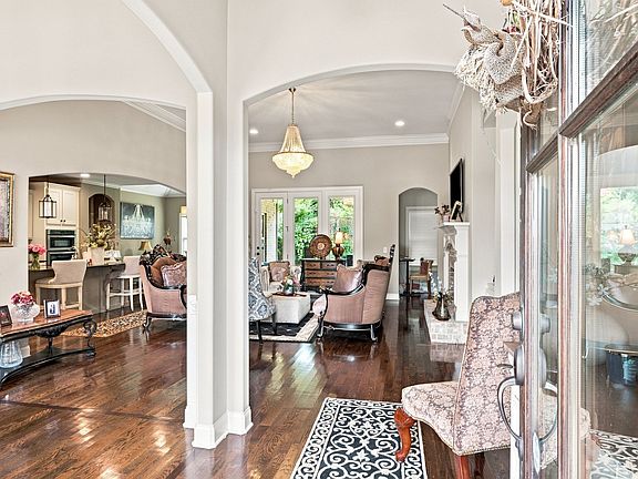 5th image of 1043 Alice Springs Cir