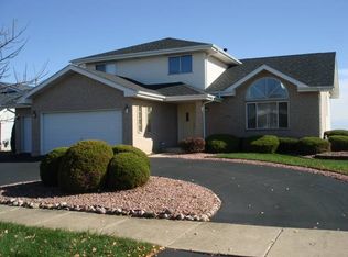 19533 Oakwood Ave, Lynwood, IL 60411