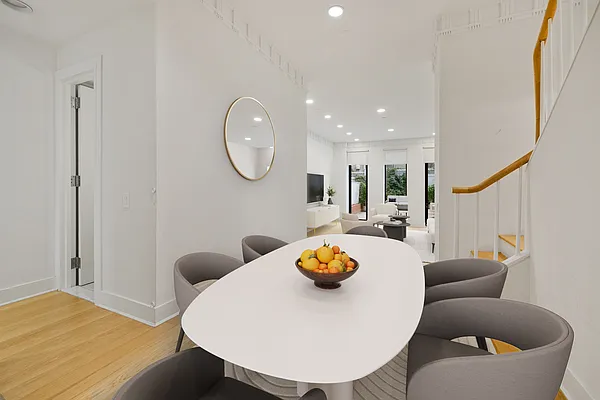 Rented by MNS | media 22