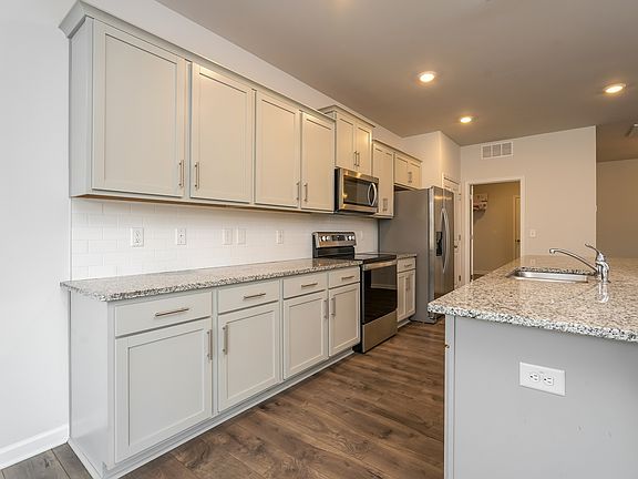 5th image of 7042 Quarter Horse Dr