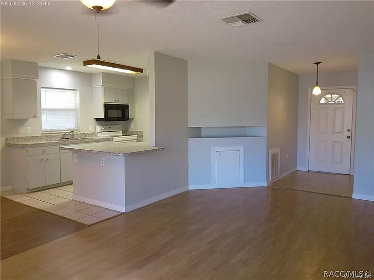 5921 W Woodhill Ct — Photo 7
