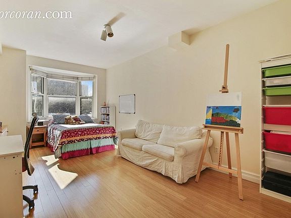 3rd image of 1400 5th Ave APT Thb2