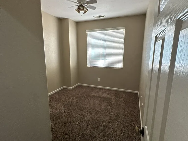 3237 N Winslow St — Photo 28
