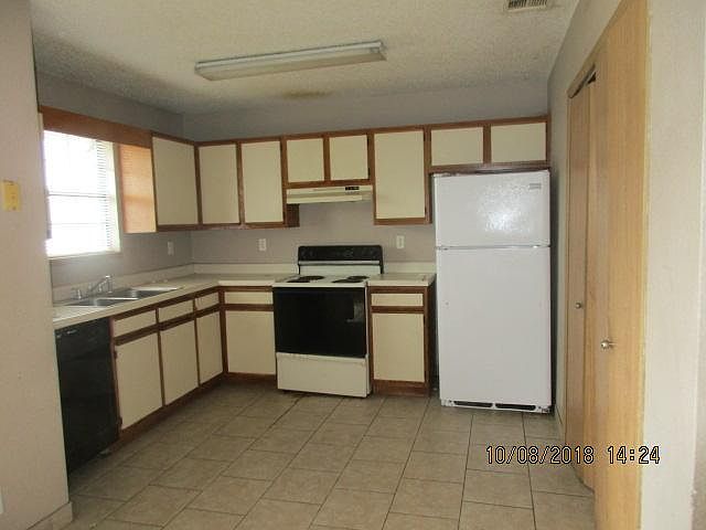 1st image of 503 SE A St APT B