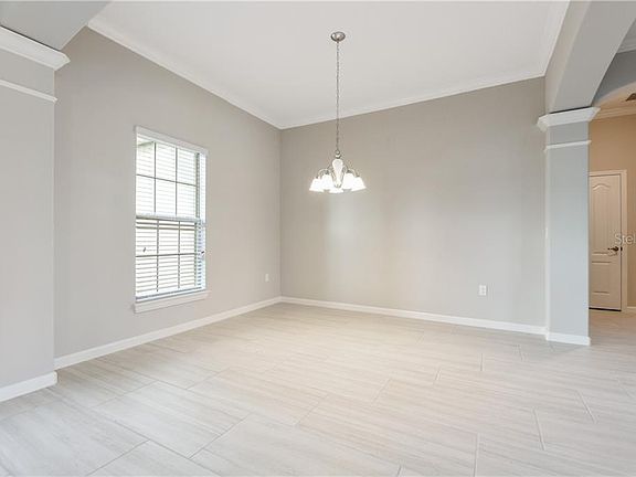 3rd image of 213 Shady Heather Ln
