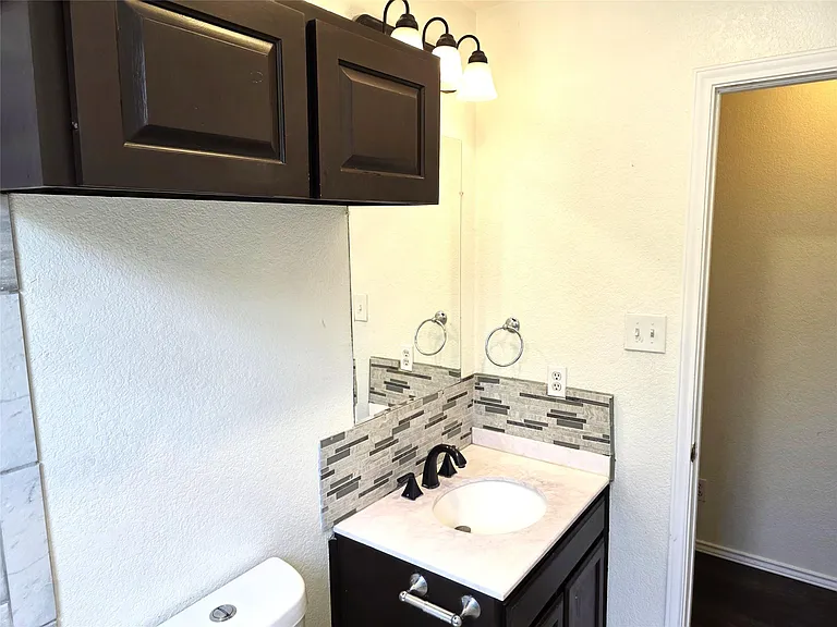 1600 Hollow Tree Blvd — Photo 28