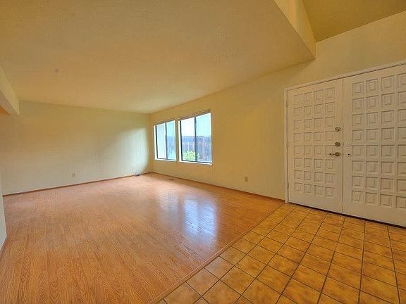 4th image of 3012 Lucas Ct