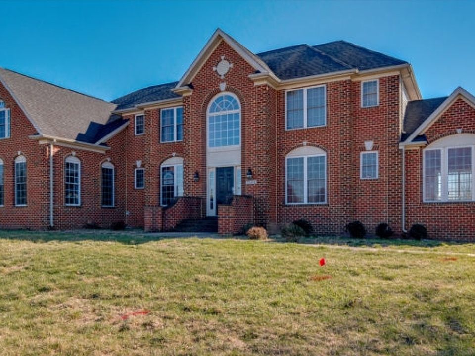 2nd image of 7686 Greendell Ln