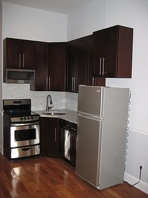 Rented by Besen Partners, LLC | media 21