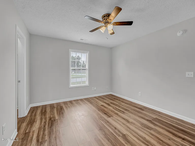 7005 Alamosa Dr — Photo 12