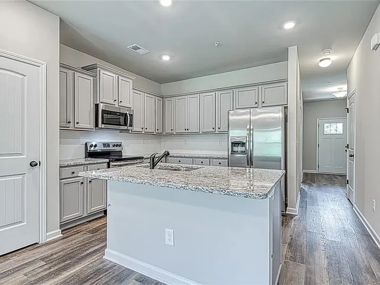 2993 Bayrose Cir — Photo 6