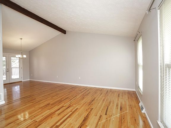 4th image of 7460 Princess Ct