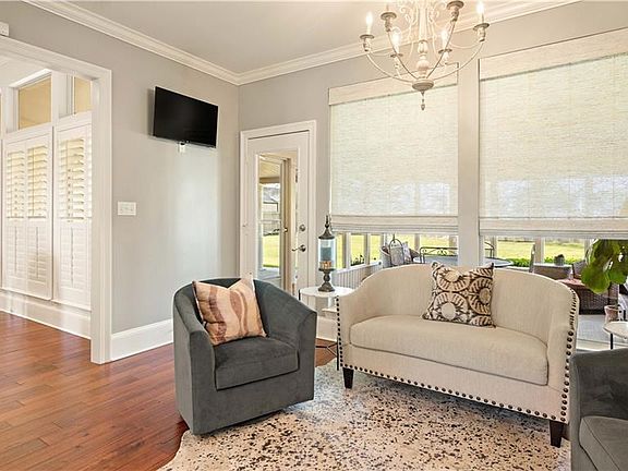 3rd image of 109 Ironwood Dr