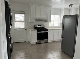 1500 N Buena Vista St, Burbank, CA