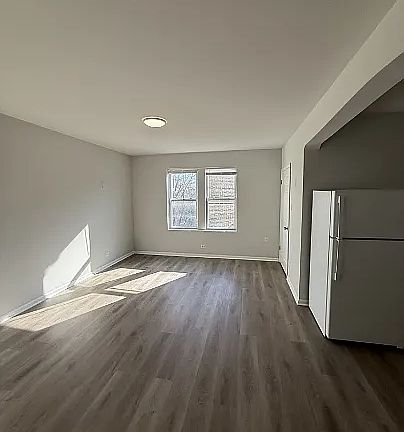 3rd image of 2123 S 51st Ct #19241a138