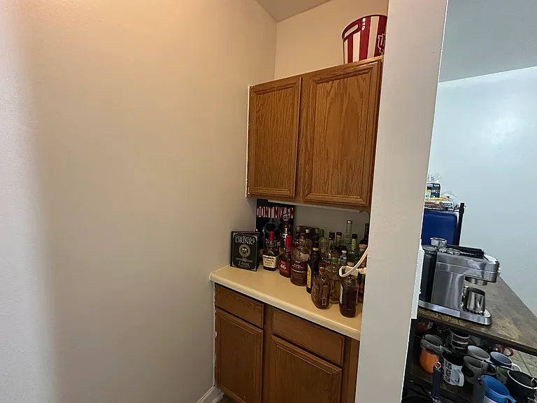 3617 N Pine Grove Ave — Photo 4