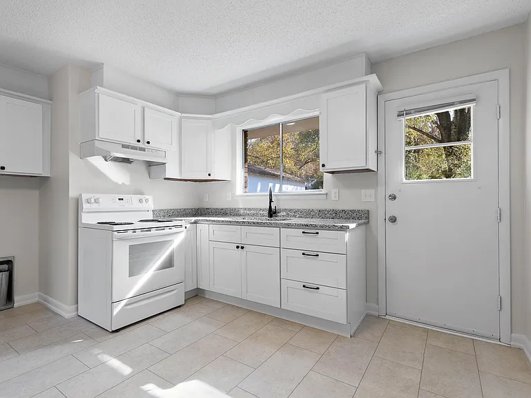 4220 Tacoma Ave #A — Photo 9
