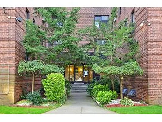 Sold by Superior Realty Service | media 17