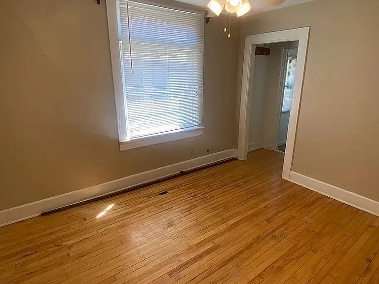 1720 N Astor St — Photo 5