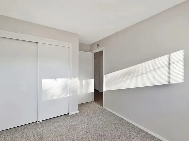 6020 N East Park View St — Photo 2