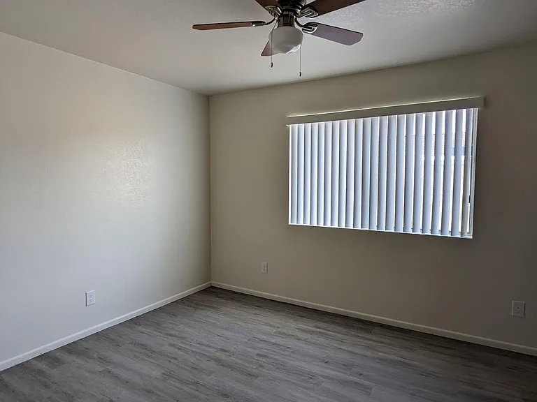 2059 N Winterhaven #101 — Photo 36