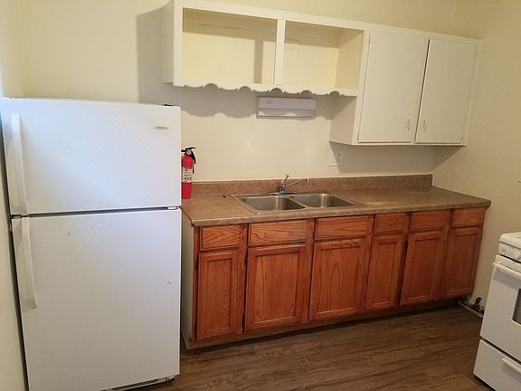 3rd image of 528 Vermont St NE APT C
