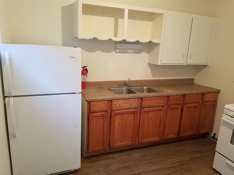 528 Vermont Street NE — Photo 3