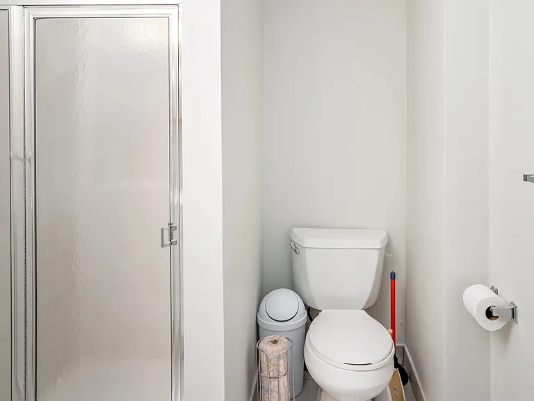 10 Strathmore Rd #22 — Photo 34