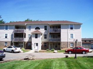 340 Country Club Rd APT 123, Holland, MI 49423
